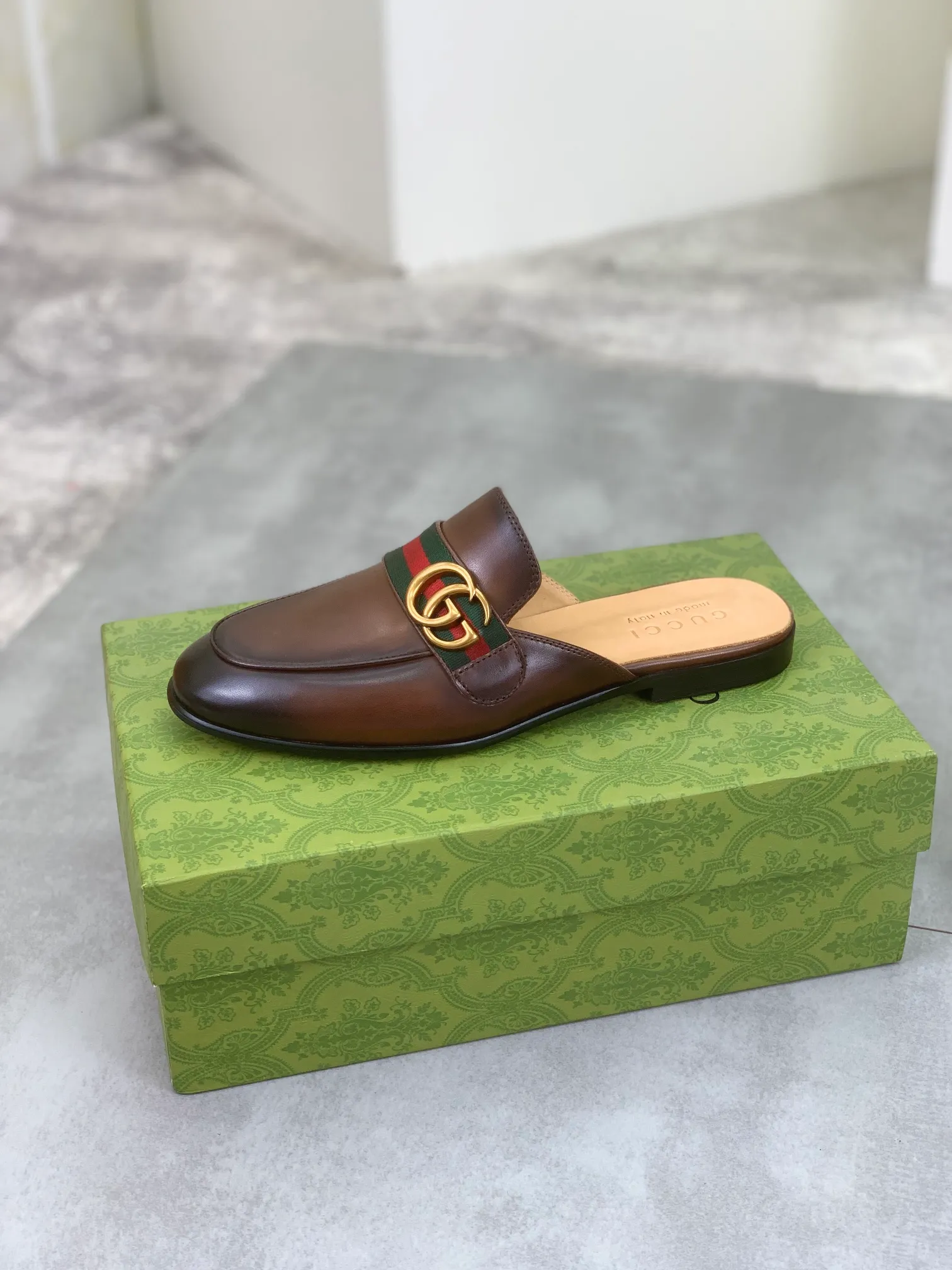Men's Men's Shoes💰P480💰【New Style】Water-dyed Niuli High Quality Gucci half-drag business leather shoes hot selection (Gucci) official website latest Gucci half-drag 🎁 business leather shoes, hot style 💥 simple and elegant style, exclusive for trendy men. Unique official website latest brand original double G embossing Elements 👑 Original Gucci decoration, fashionable and elegant, fabric original calfskin ✅ Fully imported first-layer cowhide lining, official website designated wear-resistant, rubber business outsole, classic model taken at the counter in real life 🎬Number: 38-44 (45 46 customized) 2⃣️colors available